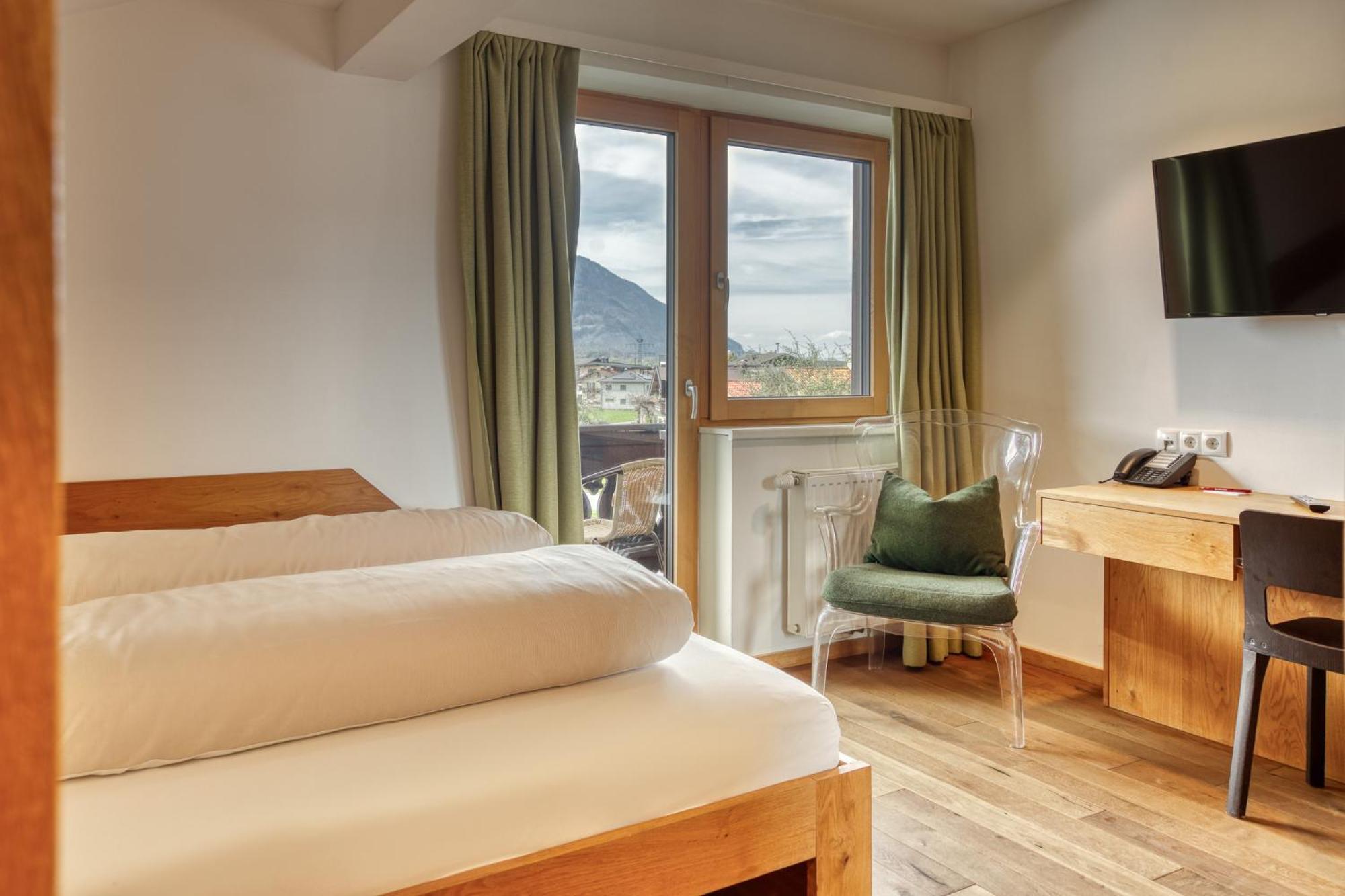 Hotel Wirtshaus Sattlerwirt Ebbs Room photo